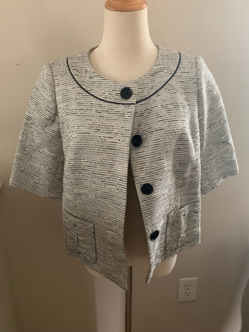 Badgley Mischka Woman’s Evening Jacket blazer
 in Black Silver Tweed Size 8